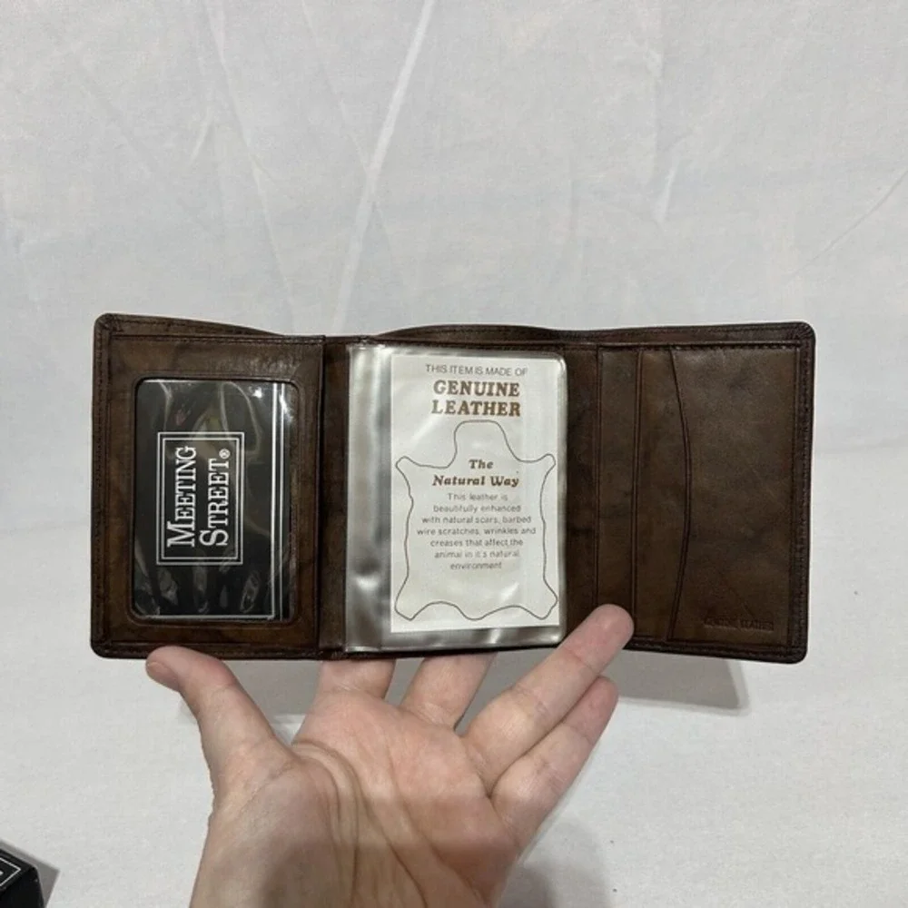 Meeting Street Men's Trifold Wallet Genuine Leather Compact Classic Brown New‎